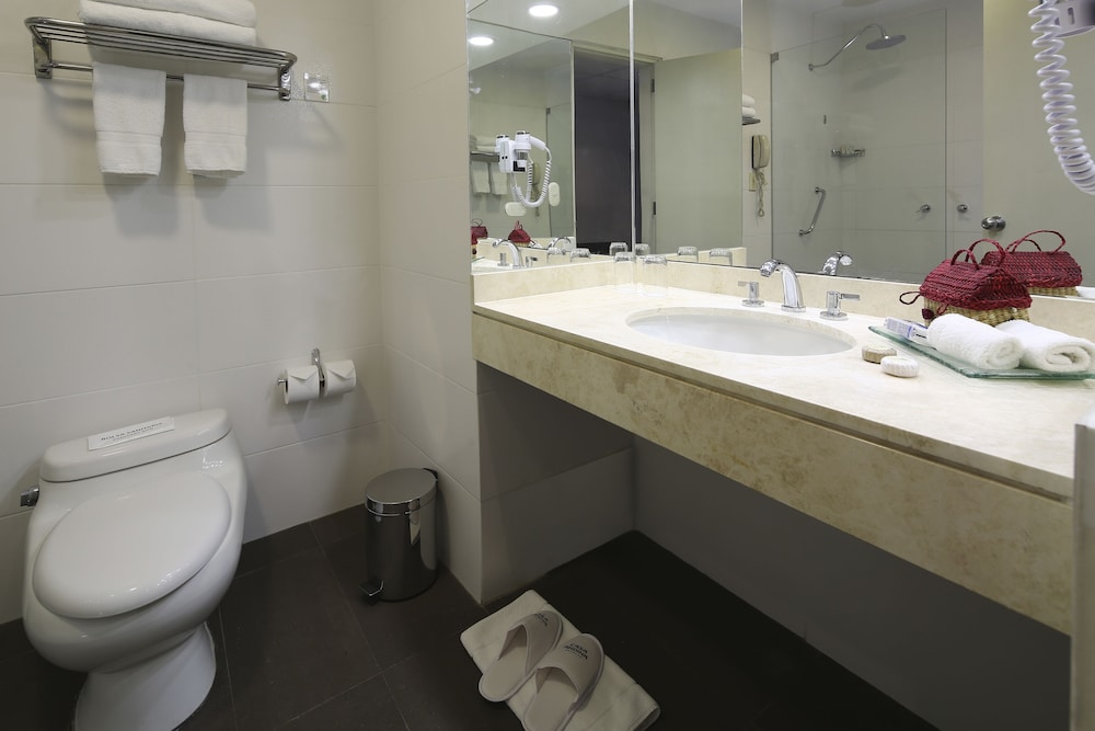 CASA ANDINA PREMIUM PIURA 28/76