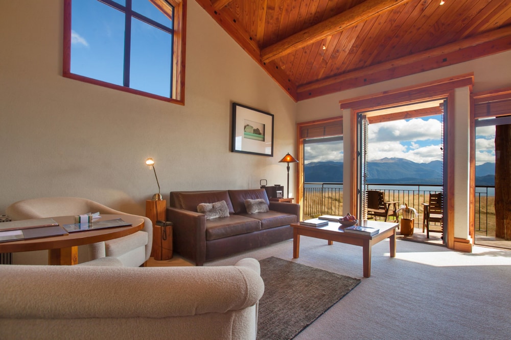 FIORDLAND LODGE 42/72