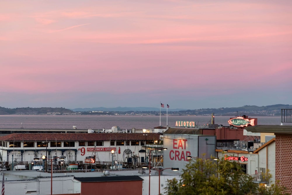 Hotel Caza Fishermans Wharf 43/50