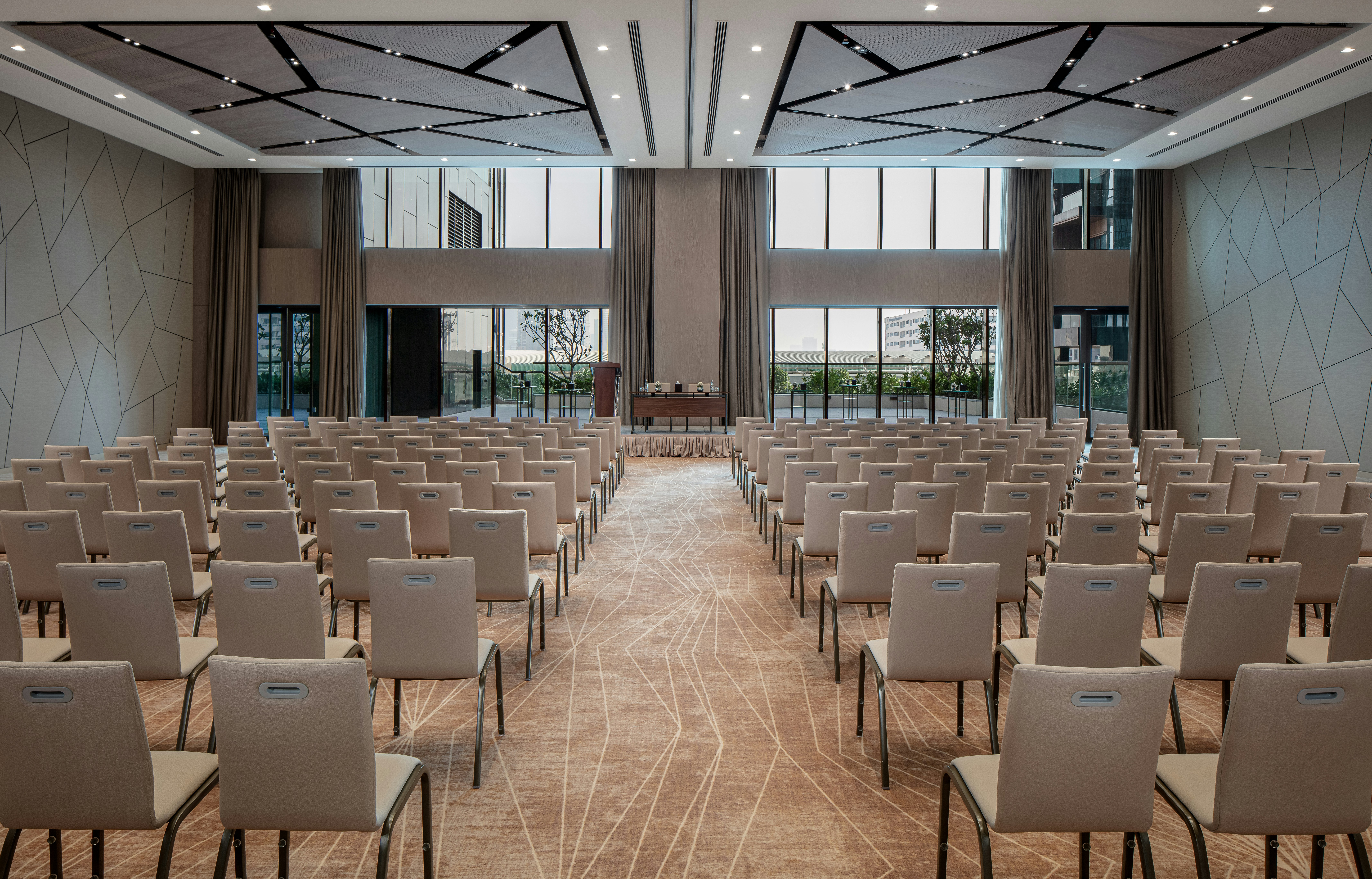DoubleTree by Hilton Dubai M square Hotel and Residences 20/34