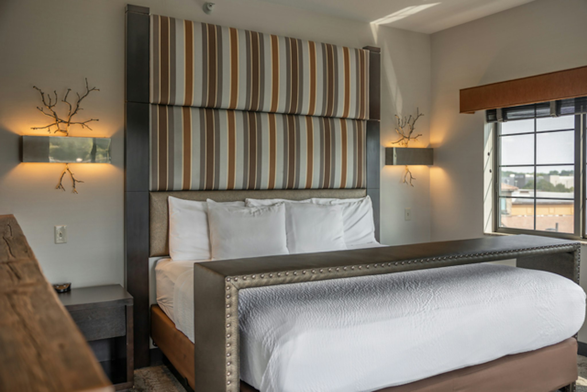 Expanded, Cosmo, Suite, King Bed