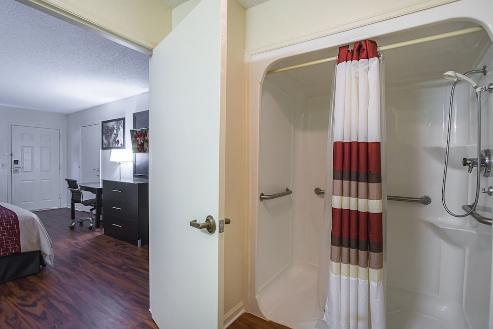 Red Roof Inn And Suites Scottsboro 9/42