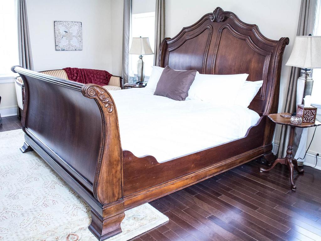 Suite, King Bed, Garden View