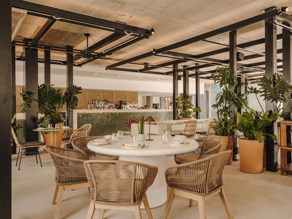 Bonito Ibiza by NCALMA Hotels 85/93
