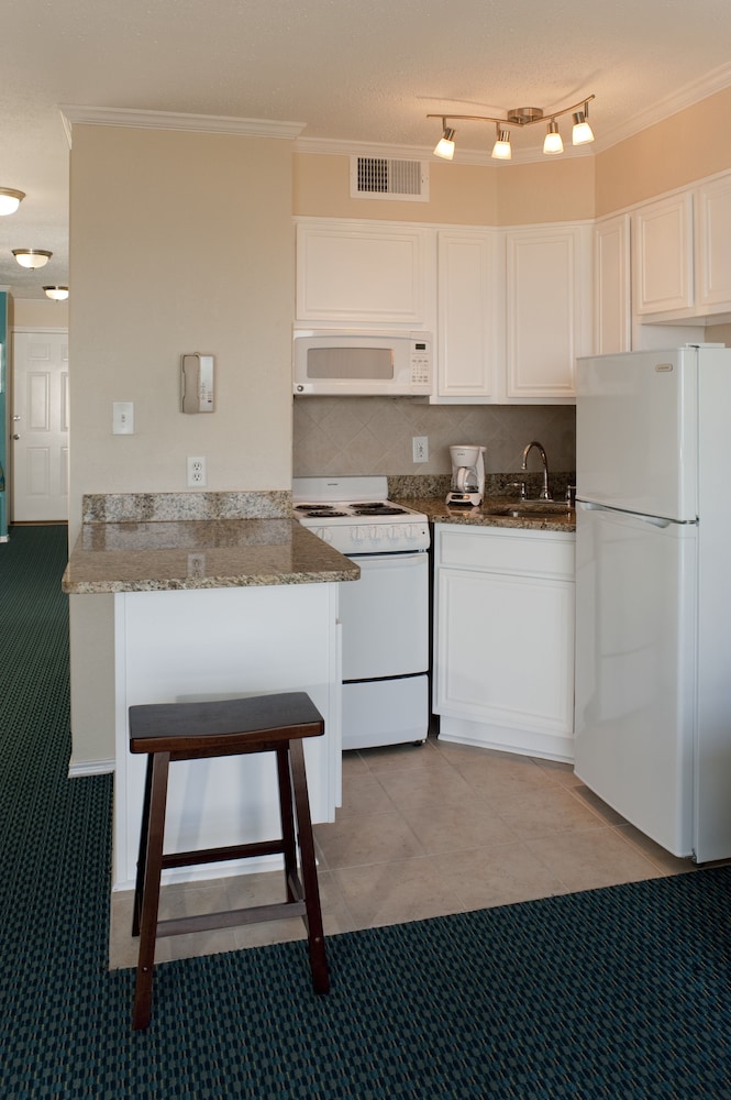 Casa Del Mar Beachfront Suites 79/82