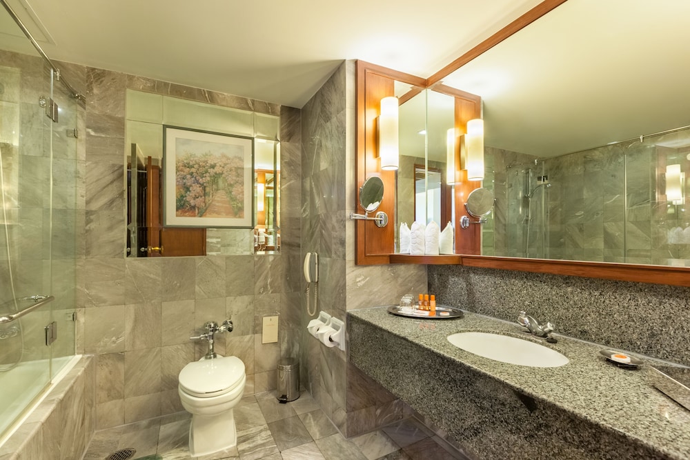 Rembrandt Hotel Bangkok (Sukhumvit Soi 18) 83/84