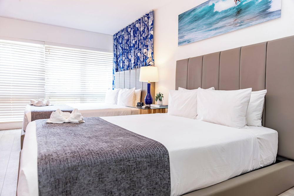 Beachside All Suites Hotel 12/38