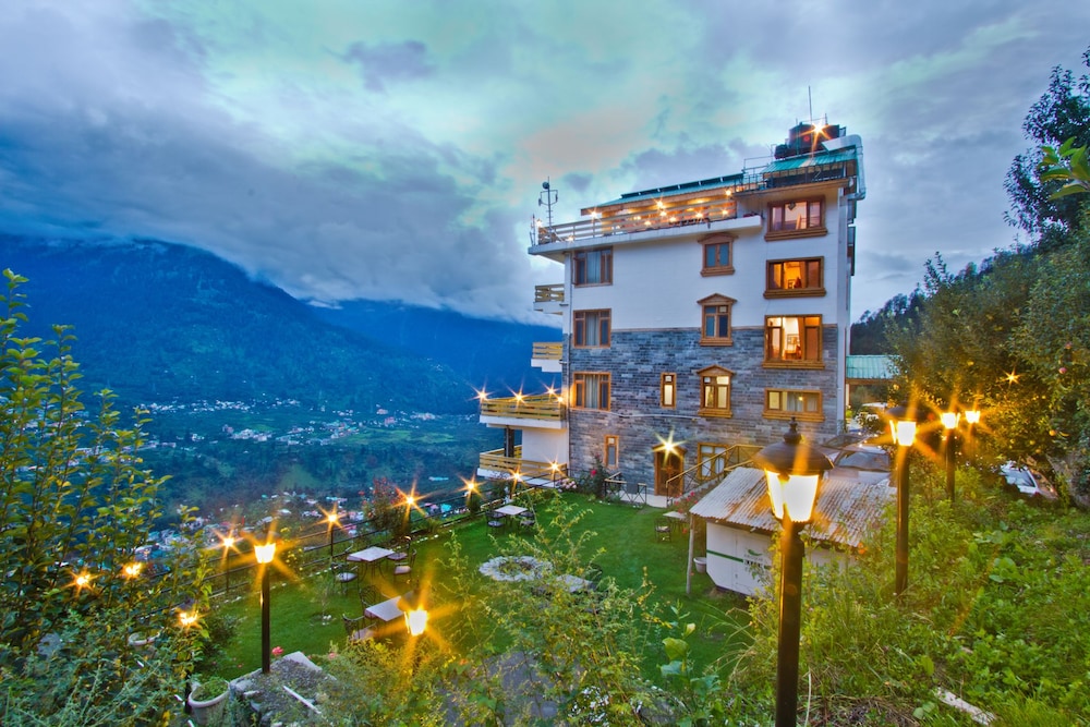 Vivaan The Sunrise Resort 3/36