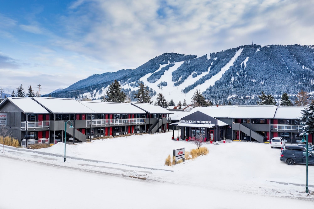 Mountain Modern Motel 68/72