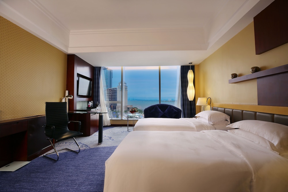 Zhuhai Charming Holiday Hotel 9/40