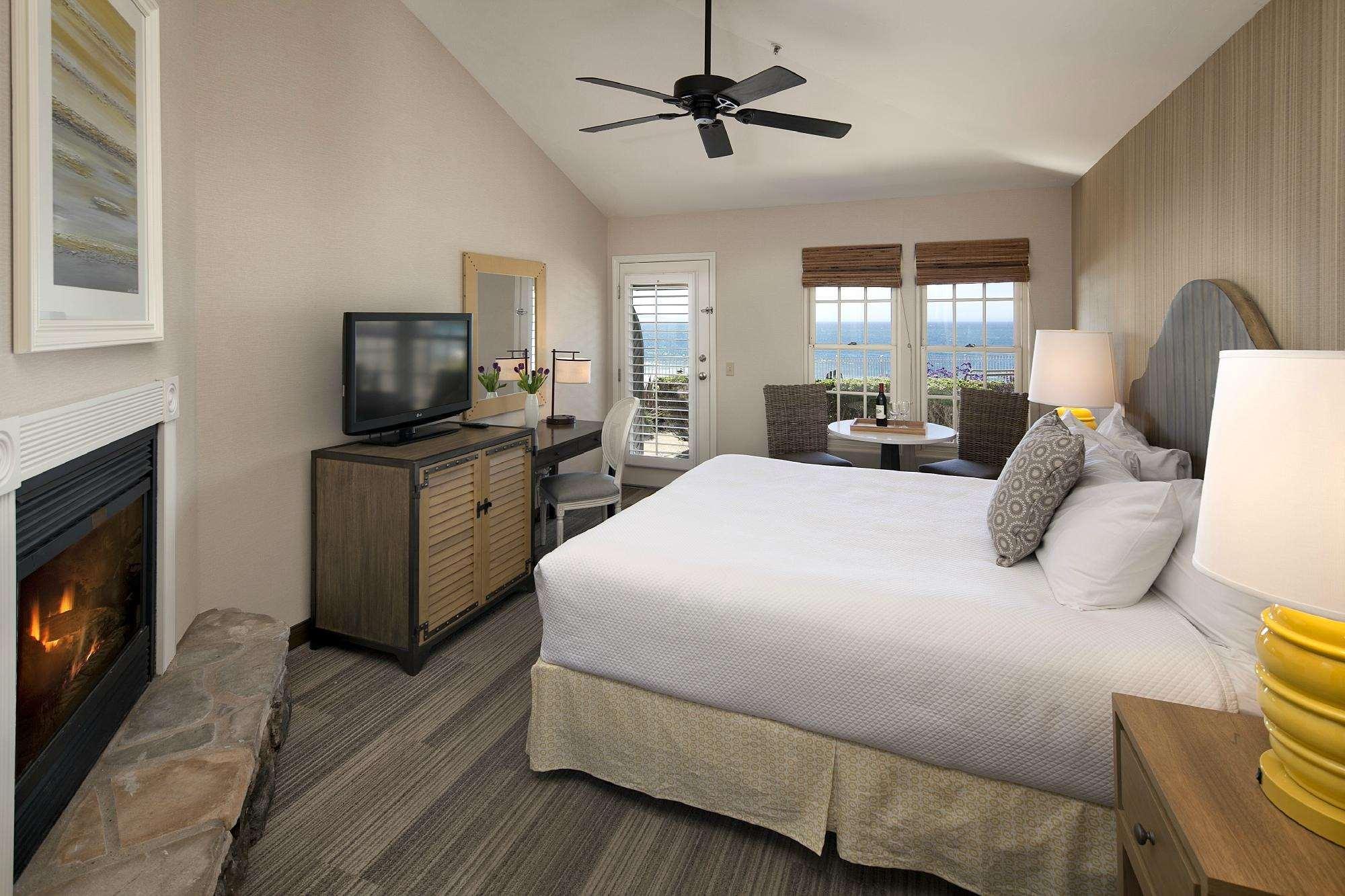 Room, King Bed, Ocean Front