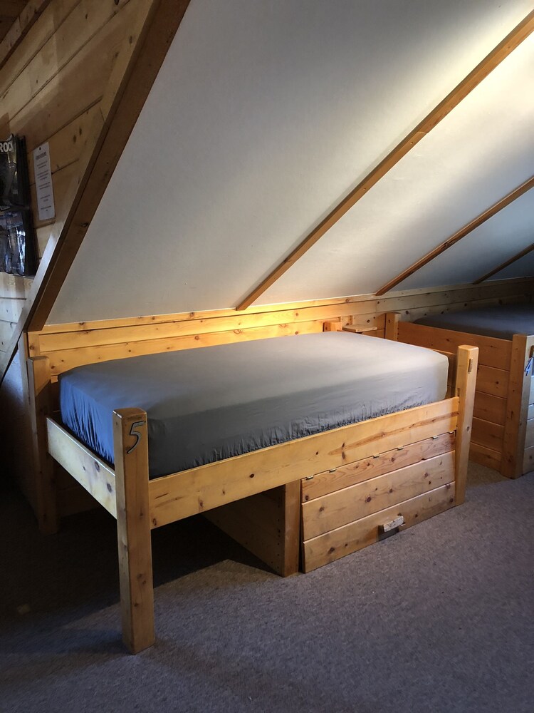 Estes Park Adventure Hostel 21/26