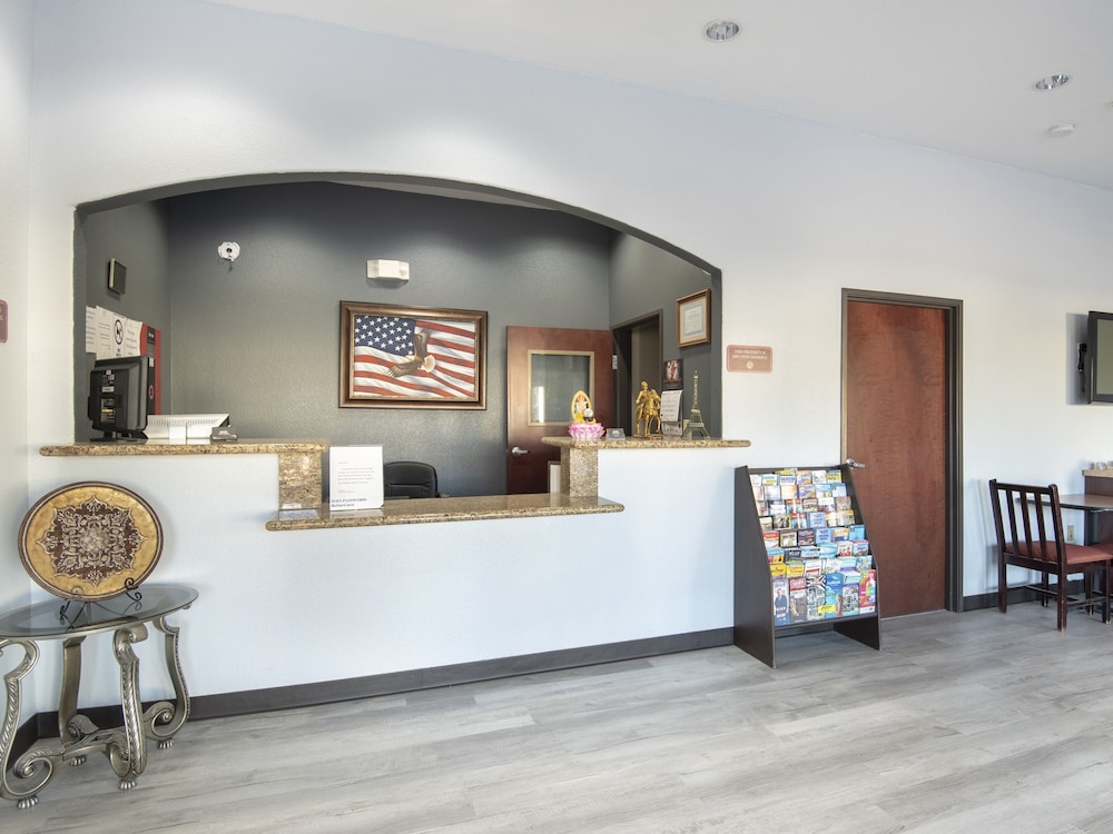 Lobby at OYO Townhouse Clute Lake Jackson, CLUTE - TX