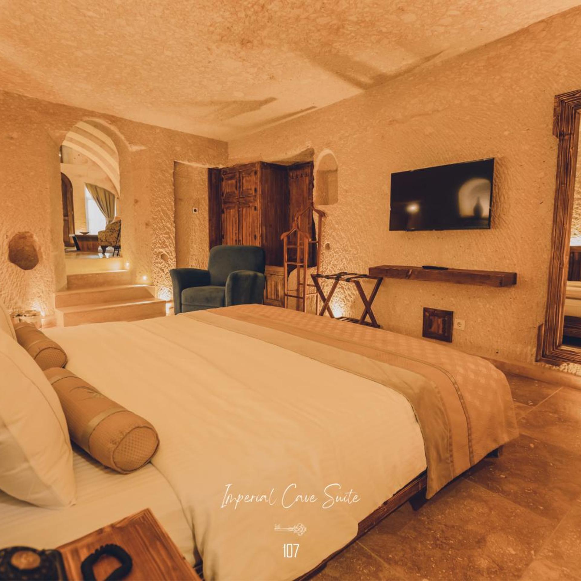 Cave, Imperial, Suite, Hot Tub