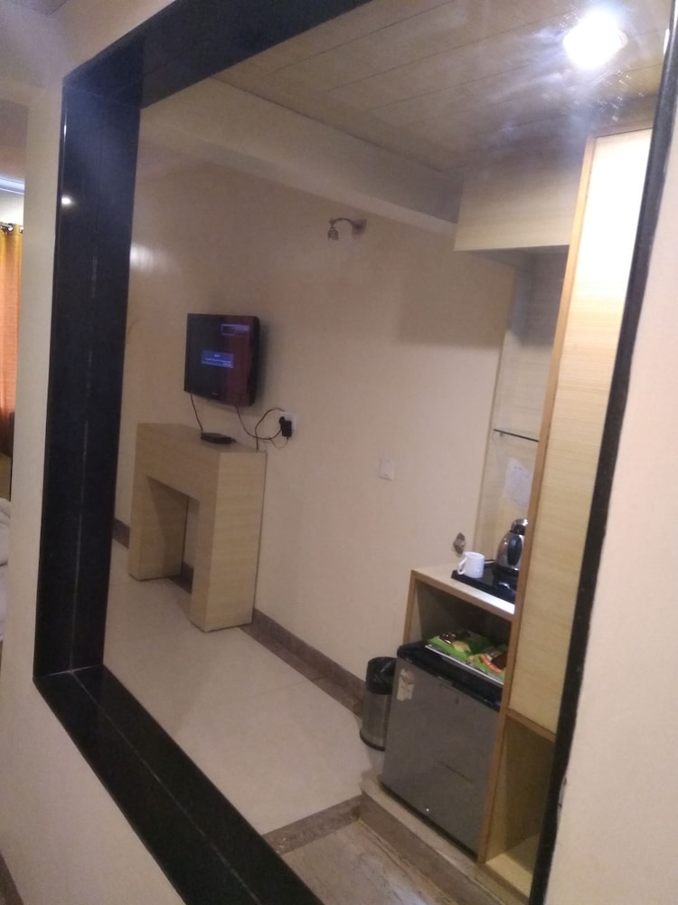 Hotel Rajshree 6/44