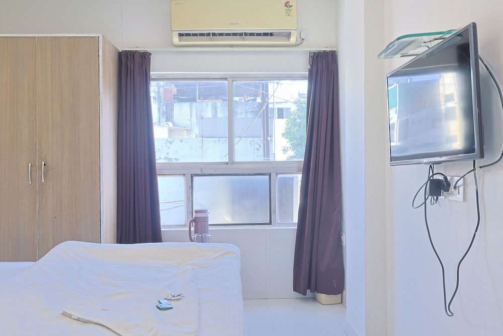 HOTEL SUDARSHAN PALACE 16/48
