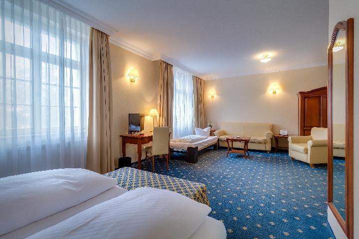 Seehotel Grossraeschen 3/32