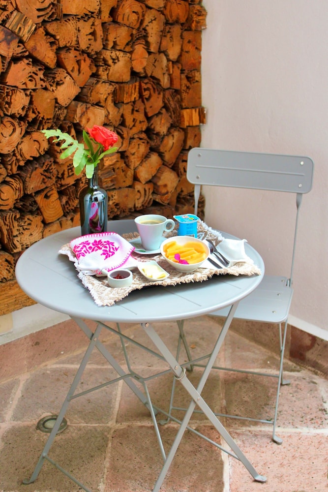 EL SERAFIN HOTEL BOUTIQUE 63/80