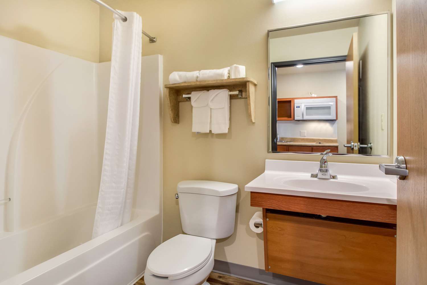 Efficiency, Queen Bed، Econo Lodge Burlington I-70 6/8