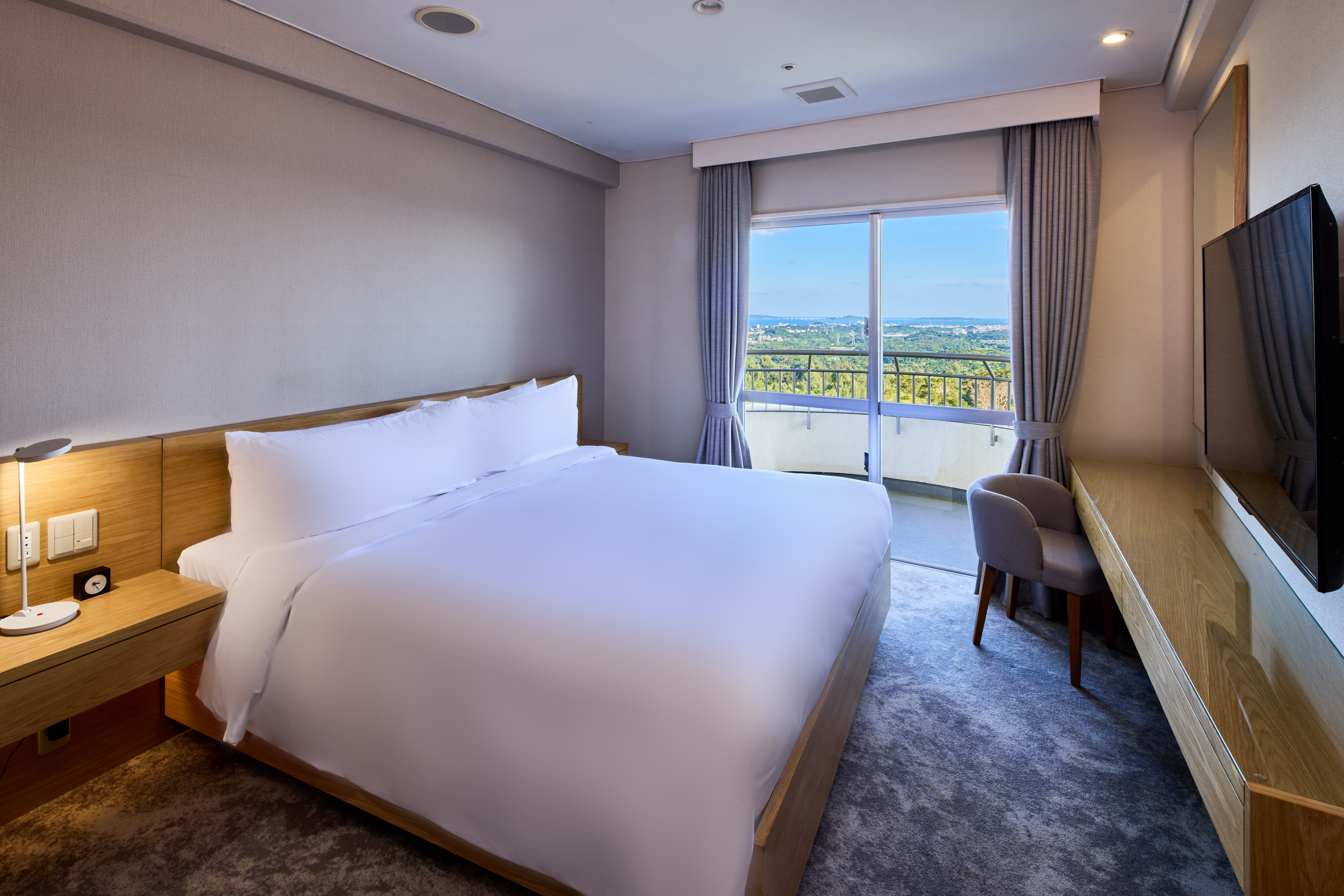 STANDARD, KING BED, GARDEN VIEW