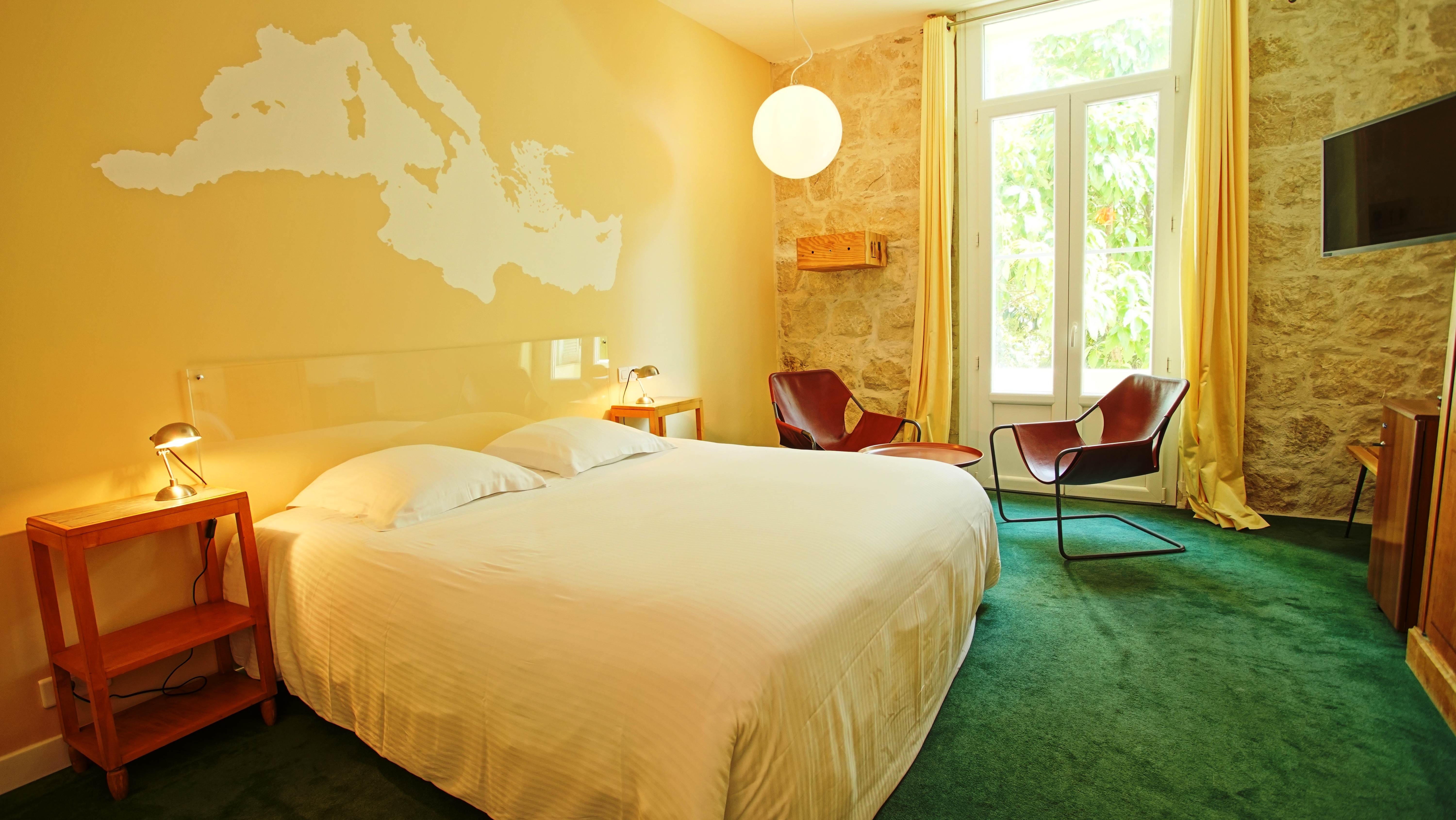 Privilege, Hotel Windsor 3/5