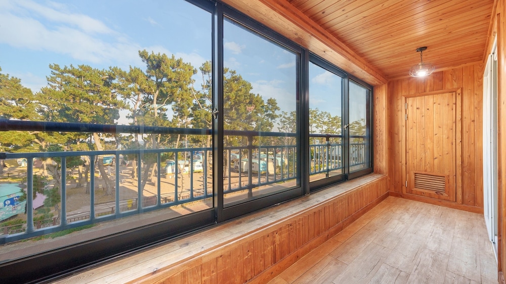 Gyeongju Gampo Beach Castle Pension 20/50