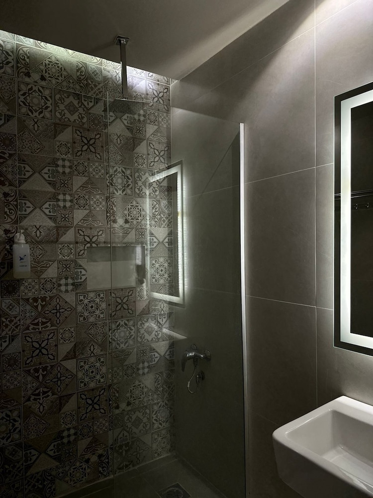The Amman Pasha Hotel 36/40