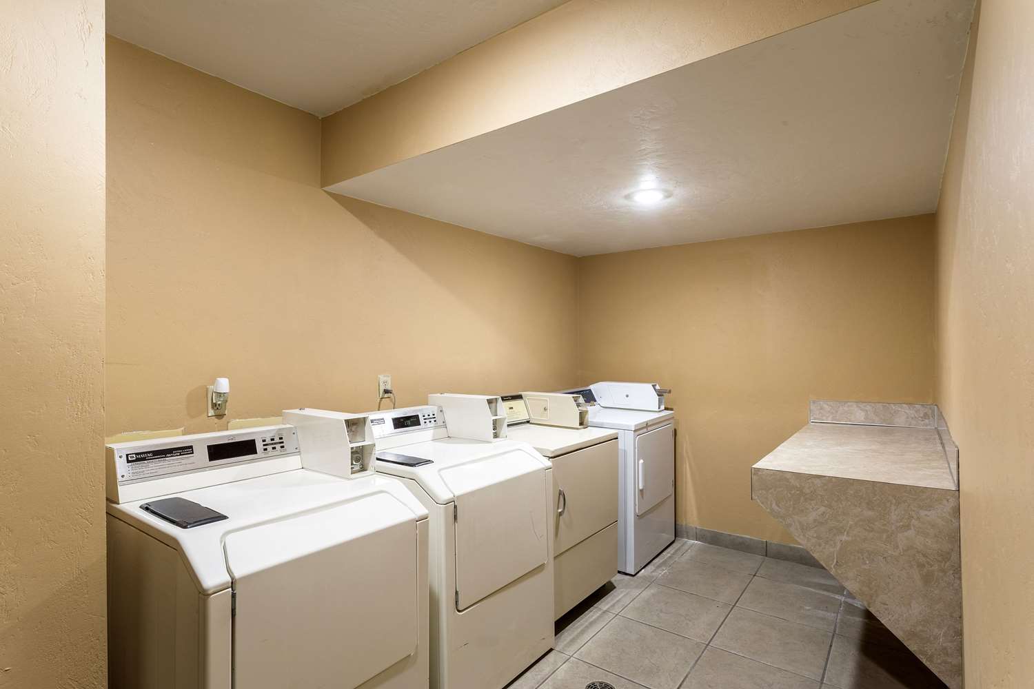 Quality Inn Moses Lake, WA 24/34