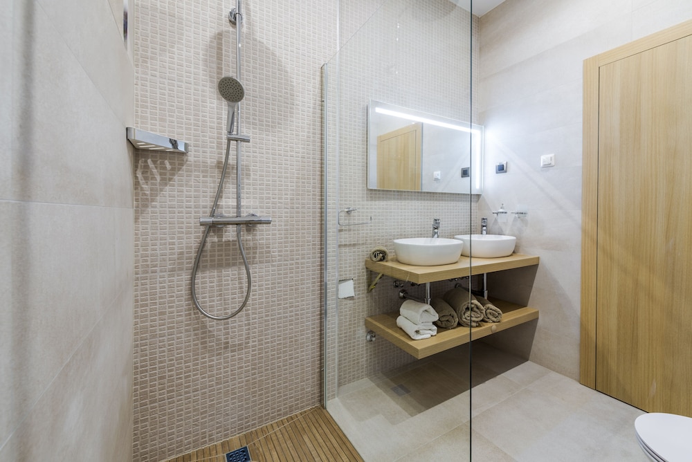Casa Antika Suites 50/50