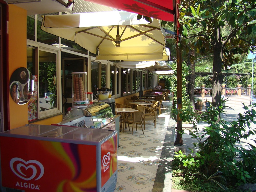 Hotel Zeus Pompei 14/50