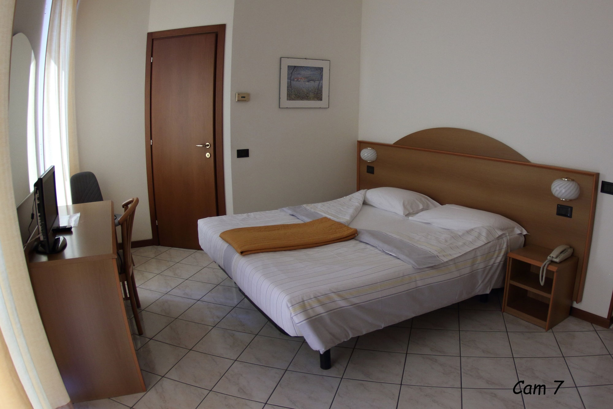 DELUXE, DOUBLE BED