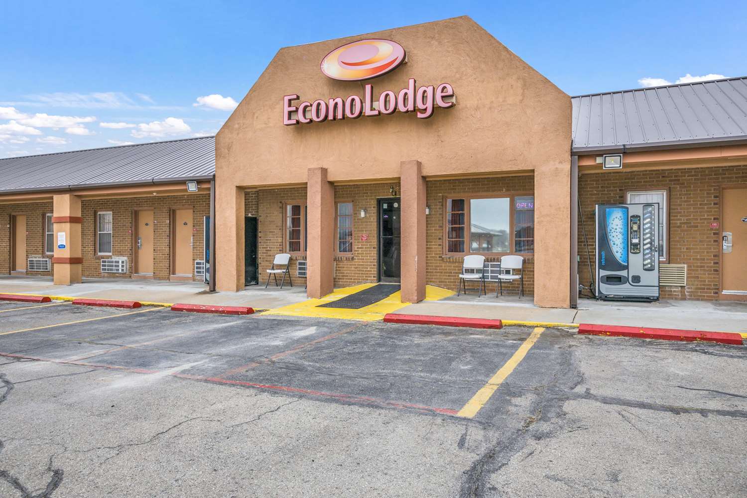 Econo Lodge Cameron 12/13