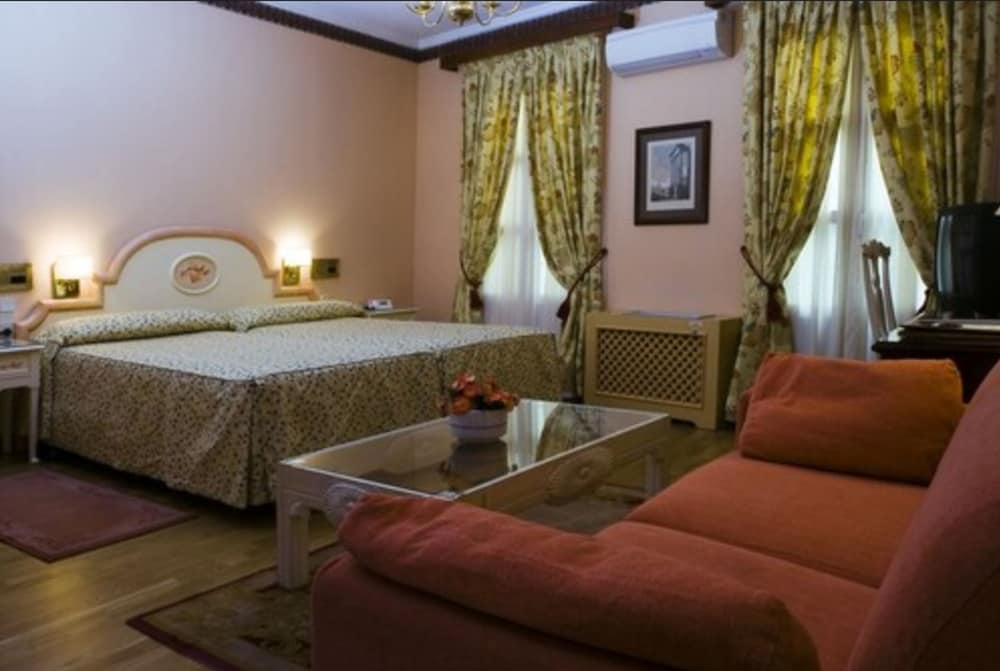 Infanta Isabel Hotel 10/64