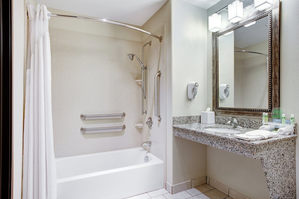 جناح بسرير فردي لذوي الإعاقة، Holiday Inn Express Hotel And Suites Raceland Highway 90 2/2