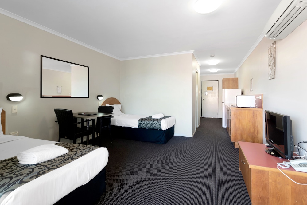 MACKAY RESORT MOTEL 40/65