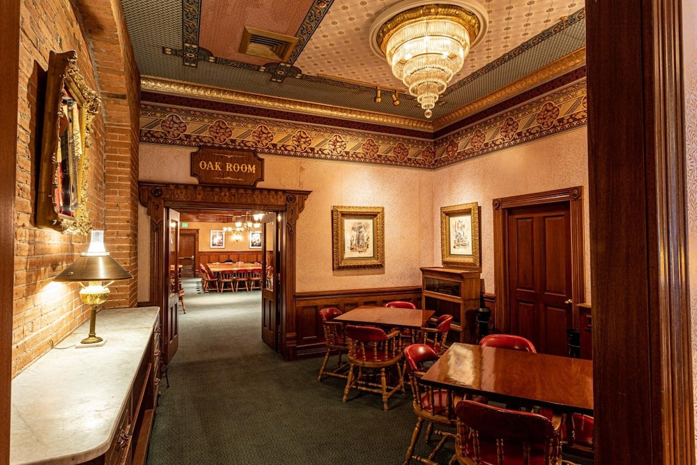 HISTORIC STRATER HOTEL 49/68