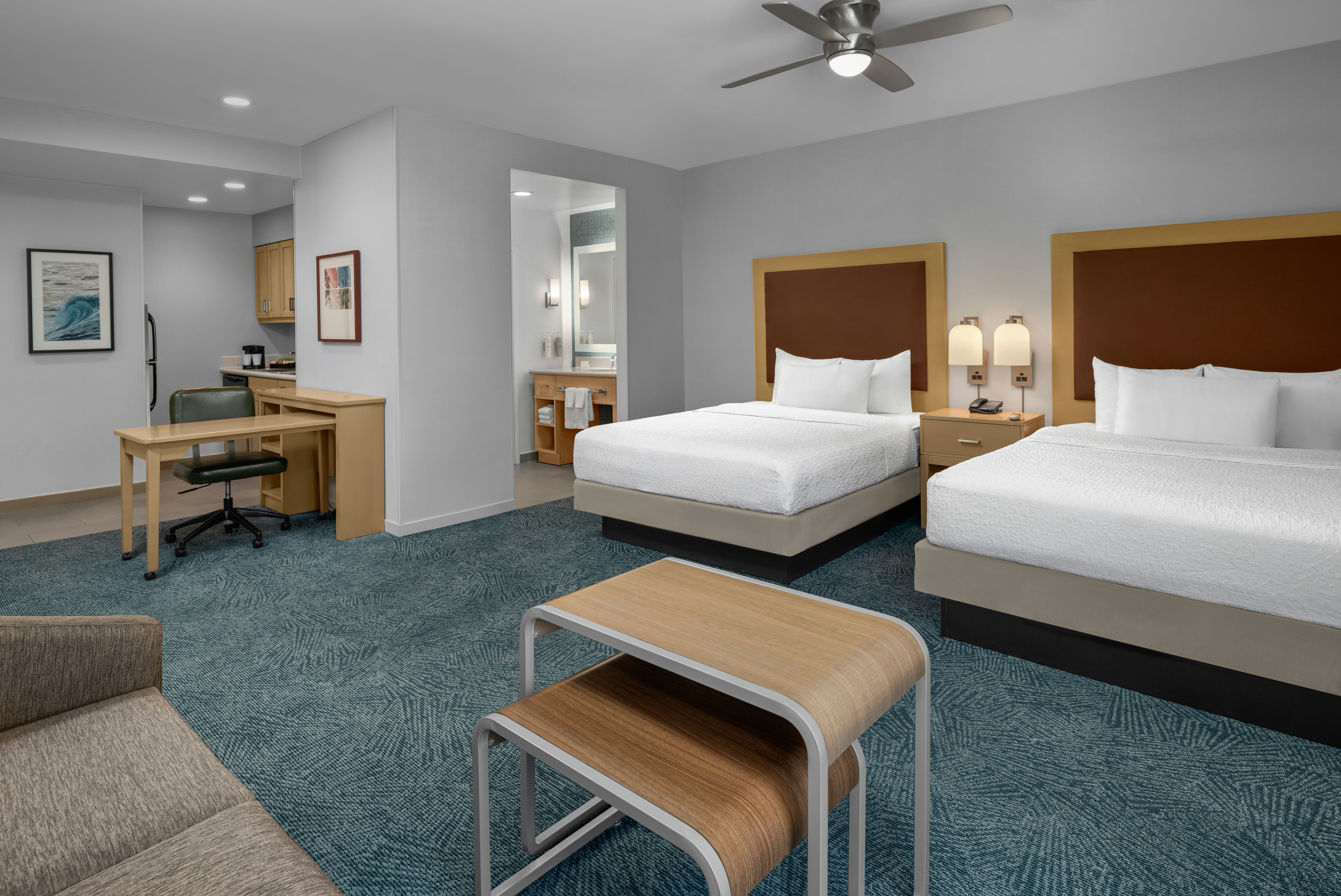 STUDIO, 2 QUEEN BEDS