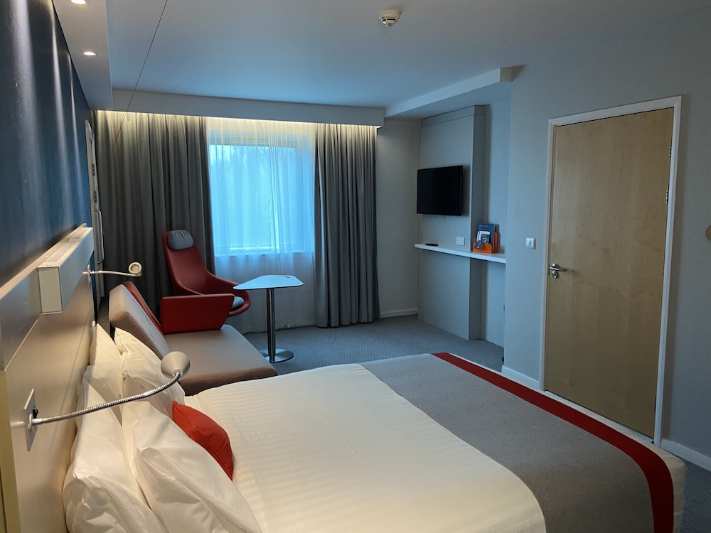 Holiday Inn Express Burnley 18/78