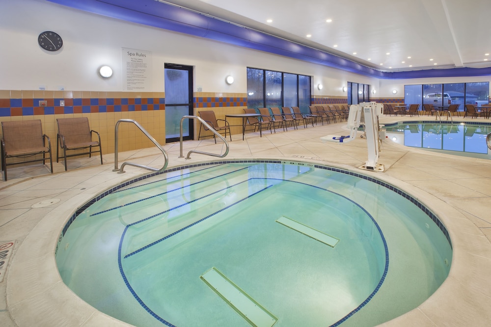 Holiday Inn Express Suites Wheeling 42/78