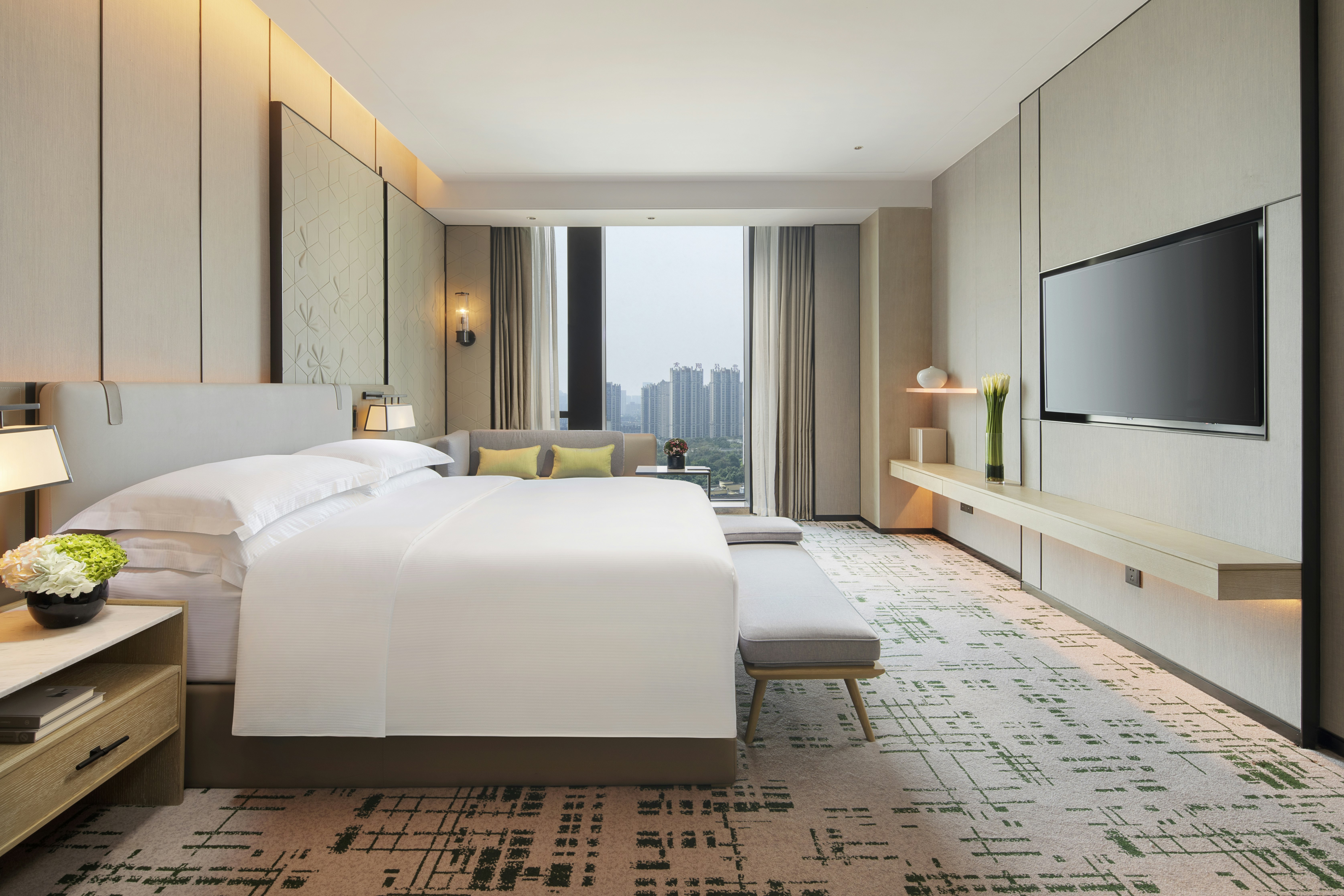 1 BEDROOM, EXECUTIVE, SUITE, KING BED