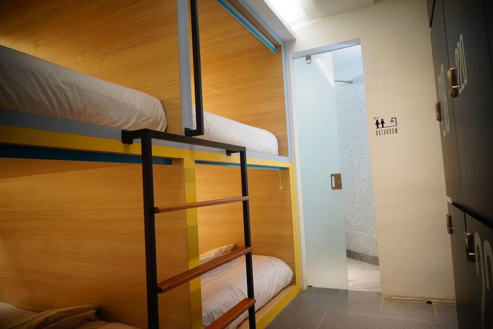 Borough Capsule Hostel Bali 10/29
