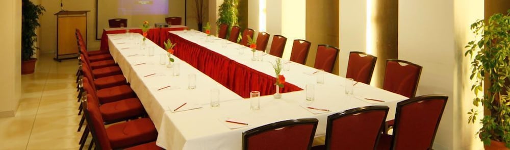 Shree Panchratna Hotel 21/26
