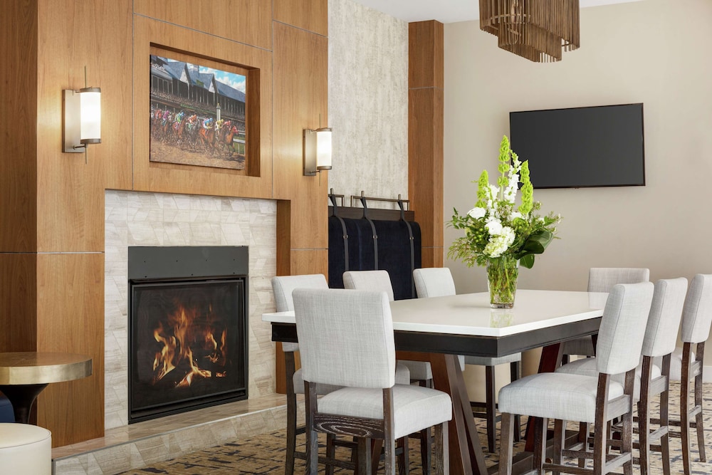 Hilton Garden Inn Louisville Downtown 75/87