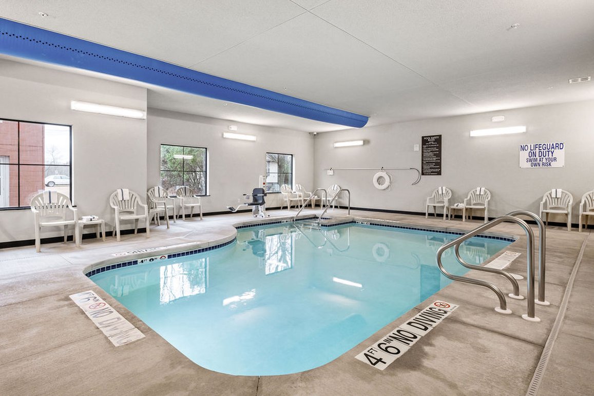 Cobblestone Hotel & Suites - Mosinee 8/23