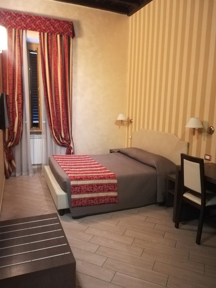 Excellence Suite 49/70