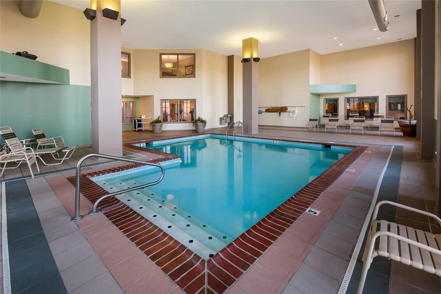 Quality Inn & Suites Cincinnati I-275 20/26