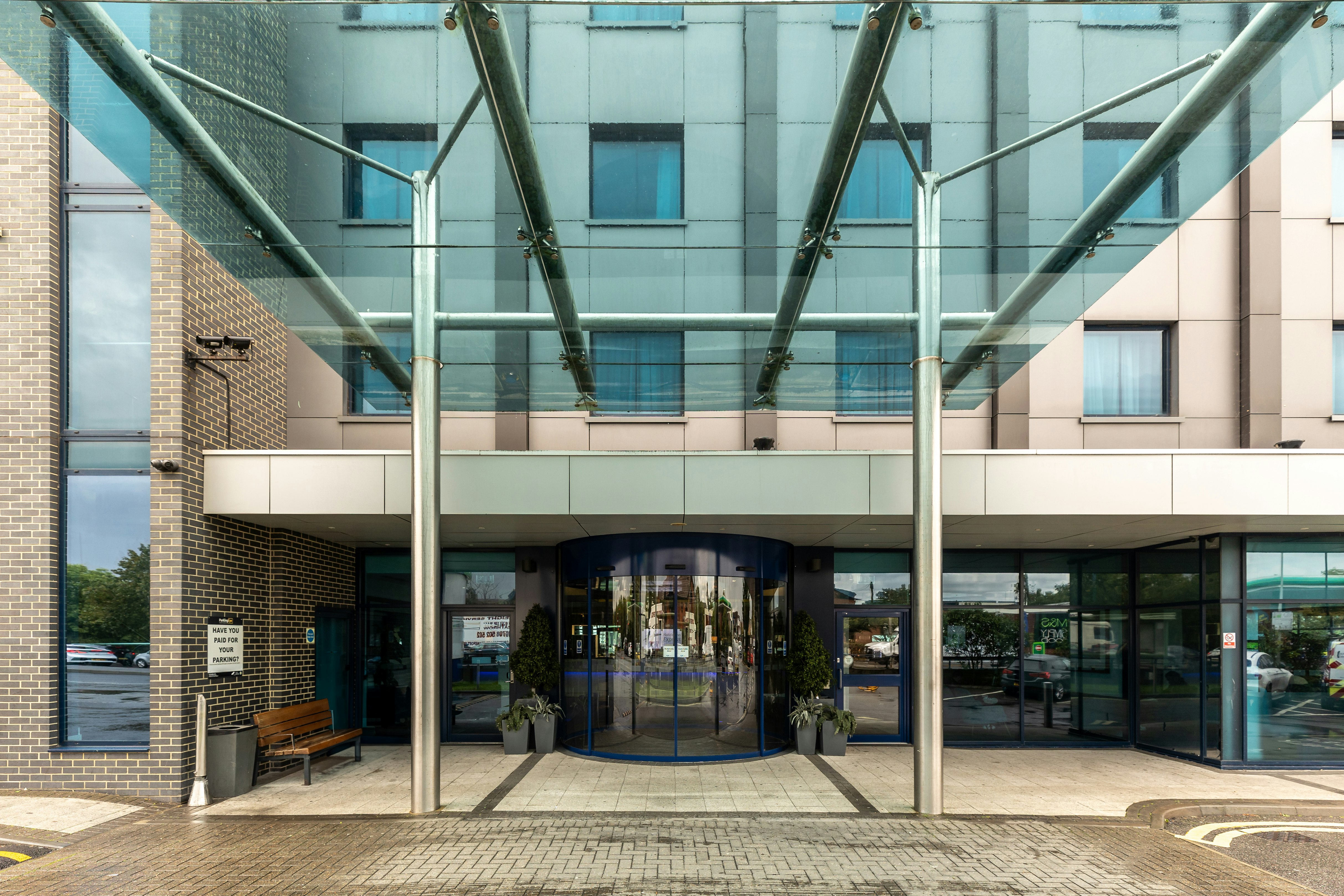 Holiday Inn Express London Heathrow T5 2/70