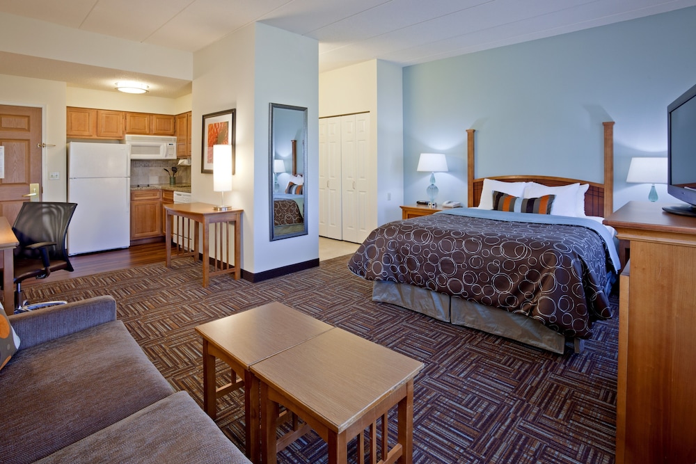 Candlewood Suites Eagan Arpt South - Mall Area, an IHG Hotel 24/68