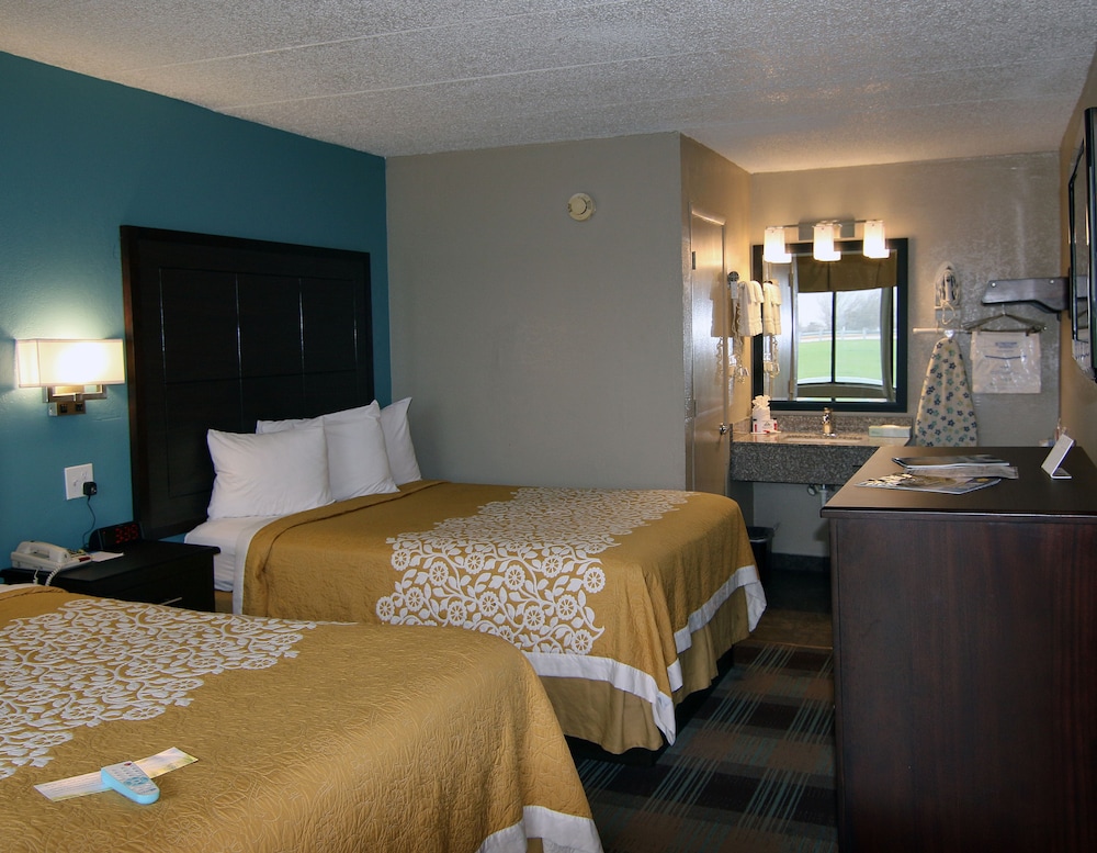 Economy Suites Springfield - I-44 7/43