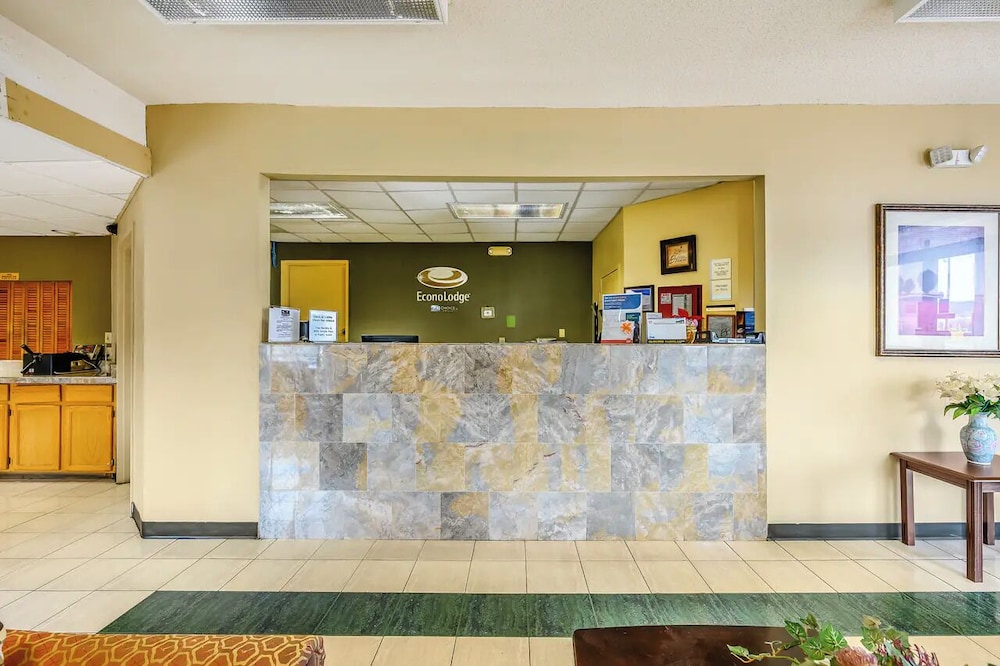 Econo Lodge Athens I-65 14/49
